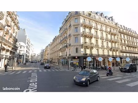 boutique 285 m² paris