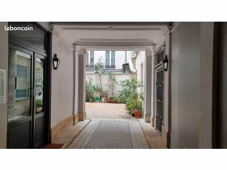 cave spacieuse 11 m2 à louer 75009 paris