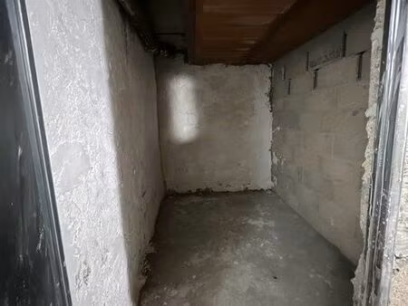 cave saine et sécurisée – 4 5 m² – paris 10e / rue de sambre-et-meuse
