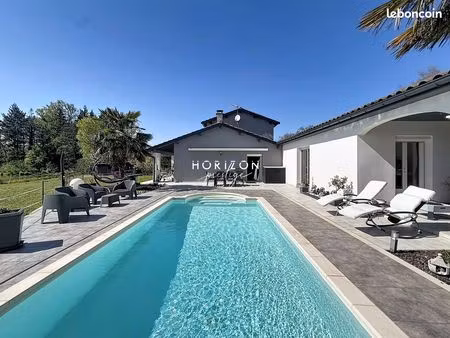 villa 7 pièces 231 m²