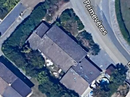 terrain constructible 988m2