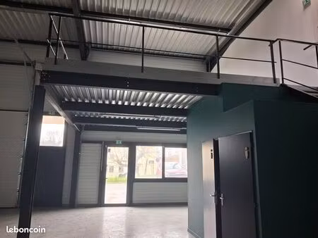 local d'activité 197 m²