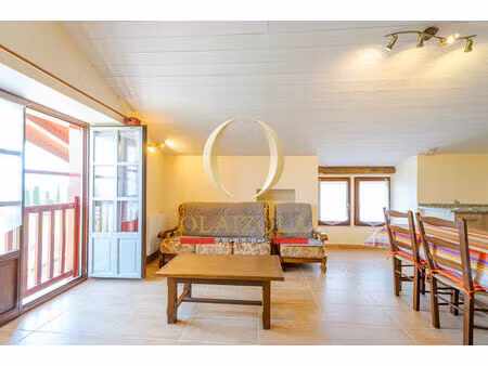 sare - a louer a l'annee t3 meuble 1er etage