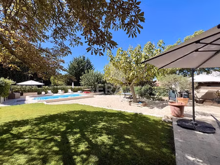 exclusivité : belle bâtisse au calme avec piscine secteur recherché set club/ibs