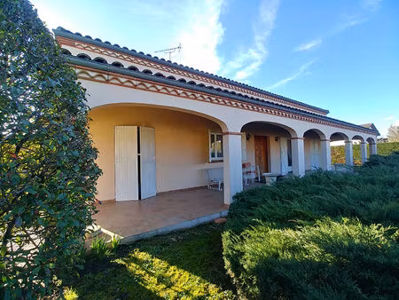 maison à caussade de plain-pied spacieuse et lumineuse à deux pas du centre-ville