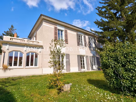 ecully. idéalement située. propriété de caractère fin xixe a