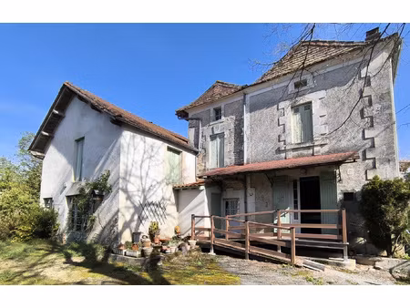 ensemble en pierre à rénover à grand-brassac