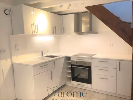 maison de ville - maison meublée situé au centre ...