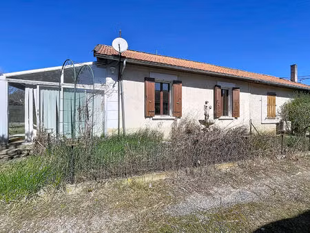 maison saint-maime  3 pièces  78 m²   jardin clos véranda et garage