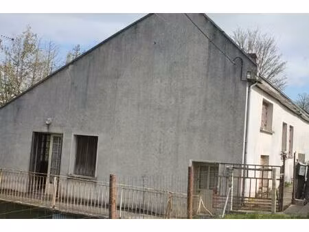 maison100 m² à rénover+ garage+terrain
