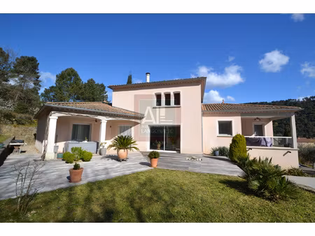 villa contemporaine avec piscine