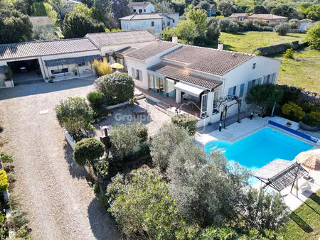 maison principale avec 2 gites -terrain 1 600 m² - piscine - rochegude