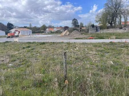 vente terrain à sainte-pazanne (44680) : à vendre / 448m² sainte-pazanne