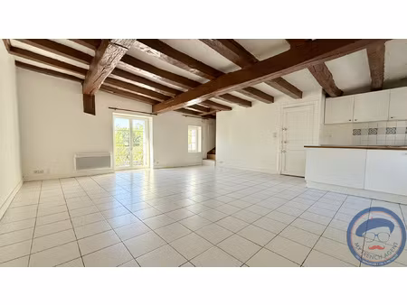 saint cyr sur loire : idéalement situé.