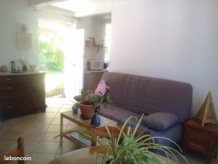 2 pièces lumineux bon état