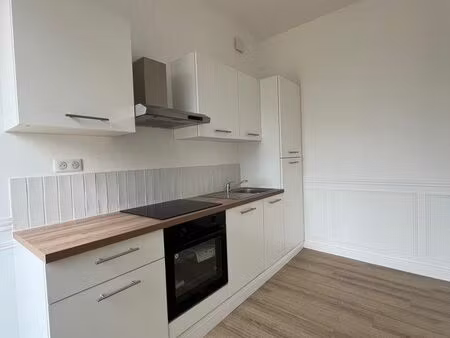 à louer - t3 centre de charleville-mézières