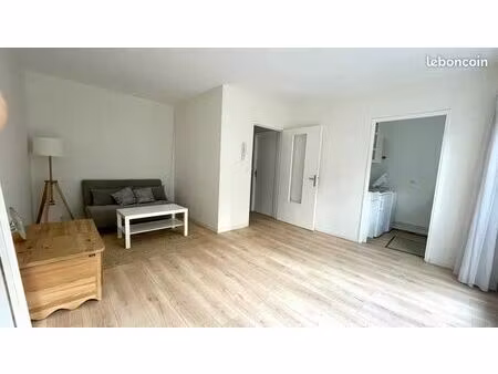 t1 meublé 28 m² – évry – 780 cc