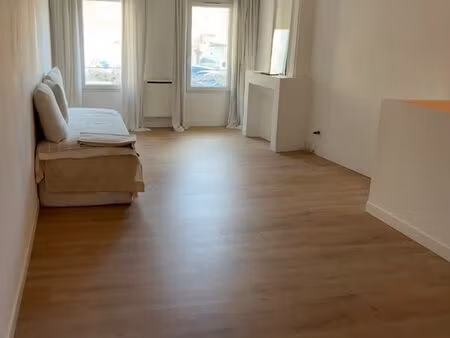 t32 duplex 70 m² meublé – hypercentre libourne – terrasse