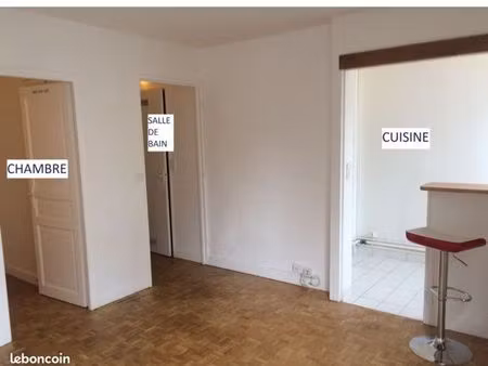 beau studio 29m2 + place de parking privée