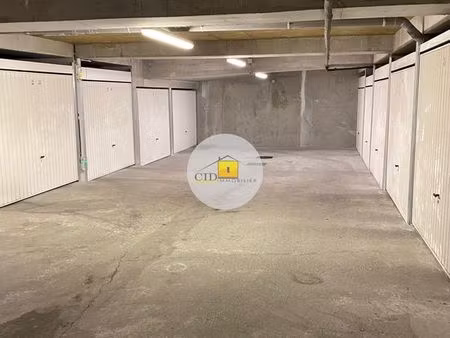 parking/box saint-priest