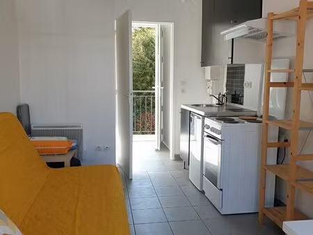 studio meuble 16 m2 avec balcon