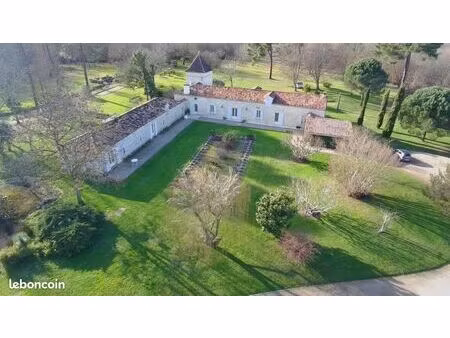 propriété 7 pièces 243 m²