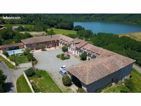 f4 proche de rieumes - domaine avec piscine et jardin partagé
