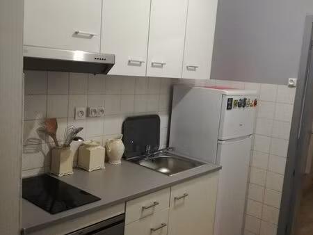 t2 45 m² à louer - briatexte – centre village – parking + fibre