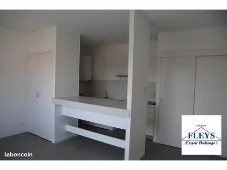 studio 1 pièce 33 m²