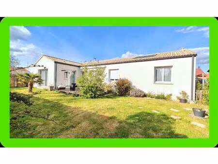 vente maison à sainte-pazanne (44680) : à vendre / 134m² sainte-pazanne