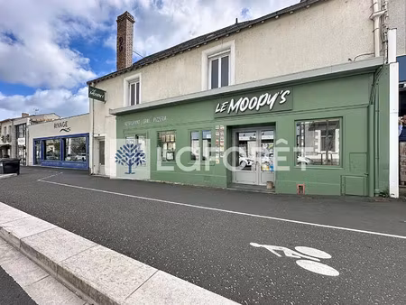 vente bureaux et commerces à thouars (79100) : à vendre / 217m² thouars