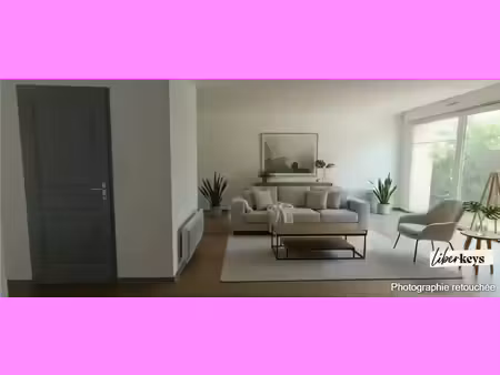 appartement 3 pièces- 80 m² en rez-de-chaussée avec jardin privatif  au calme en fond d'im
