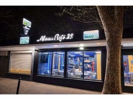 salon de thé refait à neuf - fort ca à développer!