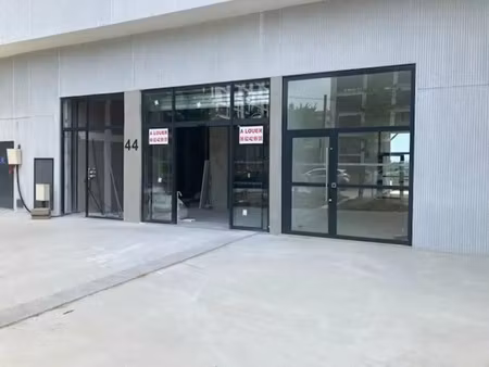 location commerce vitry-sur-seine 94400 215m²