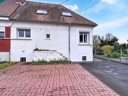 maison 3 chambres-jardin  garage  stationnements