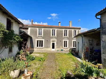 maison de caractère et dépendances