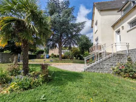 a 20 mns de saint-malo  maison de 309 m2 avec dépendance de 70m²