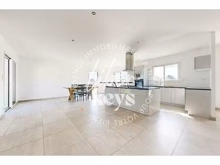 maison de 3 chambres à pipriac