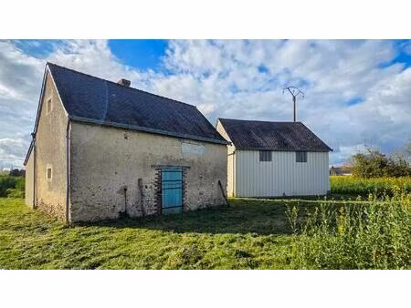 maison à restaurer avec hangar