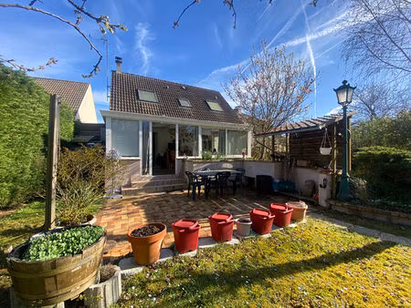 maison familiale avec sous-sol total 5 pièces à vendre au mée-sur-seine - réf. 205