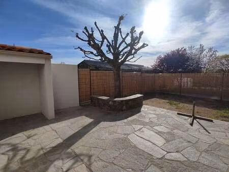 location maison à andrezé (49600) : à louer / 98m² andrezé