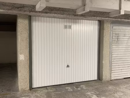 vente parking undefined m²