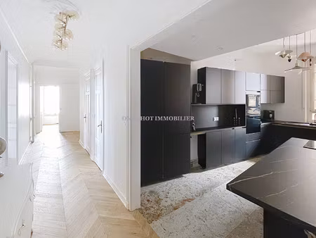 orléans – appartement 4 pièces haussmannien de 121 m²