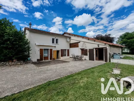 maison à saint macoux (86400)