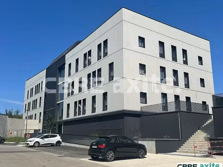 vente bureau voiron 3 043 m²