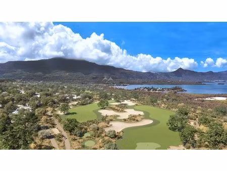 terrain de 2061m2 sur golf et accès mer - mzimc1106