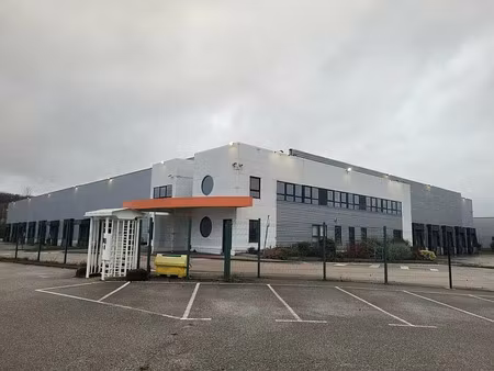 location local d'activités val de reuil 6 617 m²