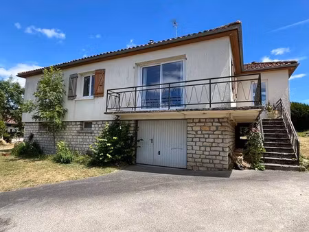 vente maison 4 pièces 82 m² à confolens (16500)  70 000 €