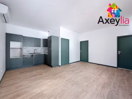 a vendre - riorges - appartement t3 entièrement rénové avec cabanon extérieur