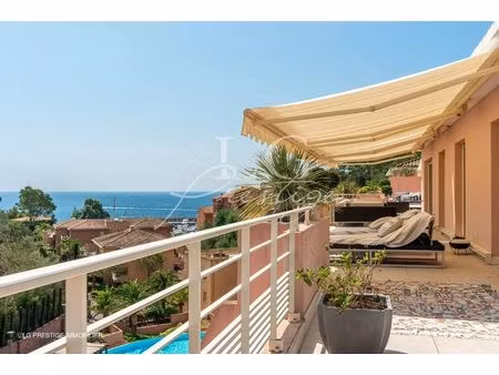 villa sur le toit vue mer avec immense terrasse